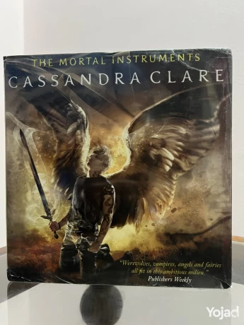 the-mortal-instruments-box-set-cassandra-clare-big-1