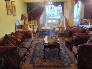 شقة للايجار المفروش 180 م-سموحة-شارع اسماعيل سرى