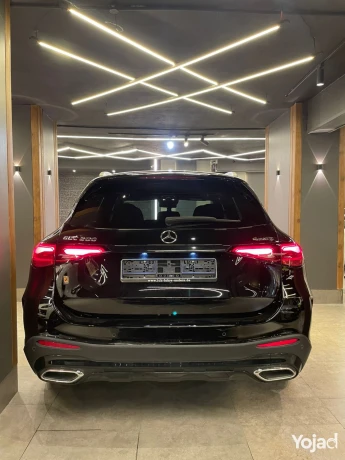 mercedes-glc200-suv-4-big-0