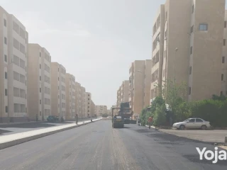 شقة دور ارضى للبيع بمدينة المستقبل تعاونيات على الشارع الرئي