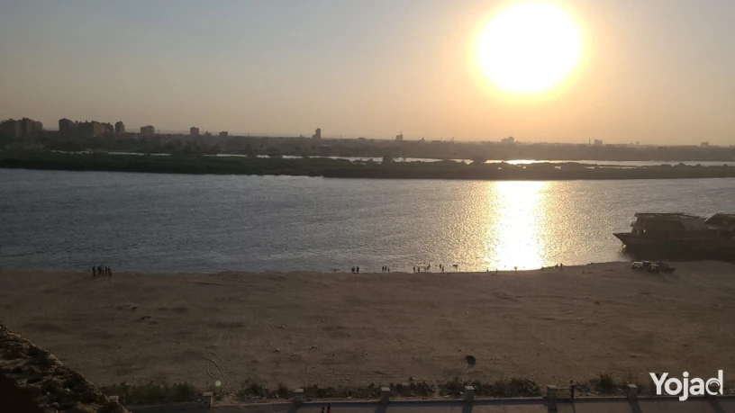 llbyaa-shktyn-aaly-kornysh-almaasr-big-5