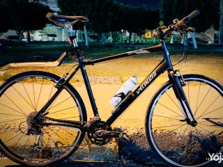 دراجة رياضية ماركة specialized sport sirrus 2011