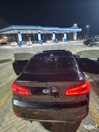kia-k3-koupe-2016-big-6