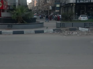 ميدان مشعل بالمنصورة.بيت قديم خالى ع.طالعلة قرار إخلاء و هدم