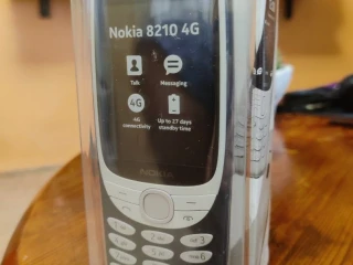 موبايل نوكيا NOKIA 8210 يستحمل معاك بالثلاث ايام من غير ما