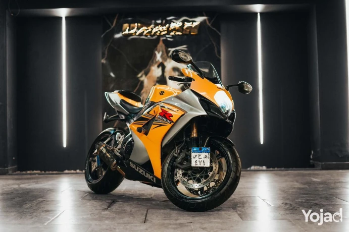 suzuki-gsxr1000-big-6