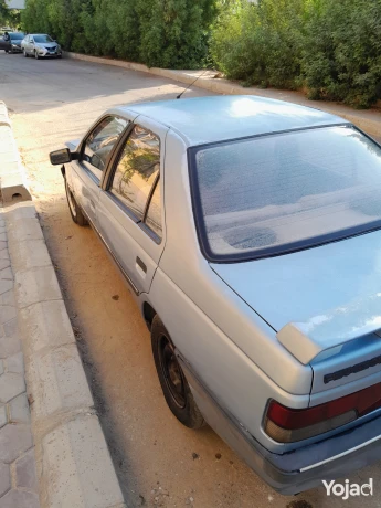 peugeot-405-1988-big-3