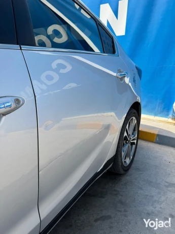 kia-k3-2017-big-8