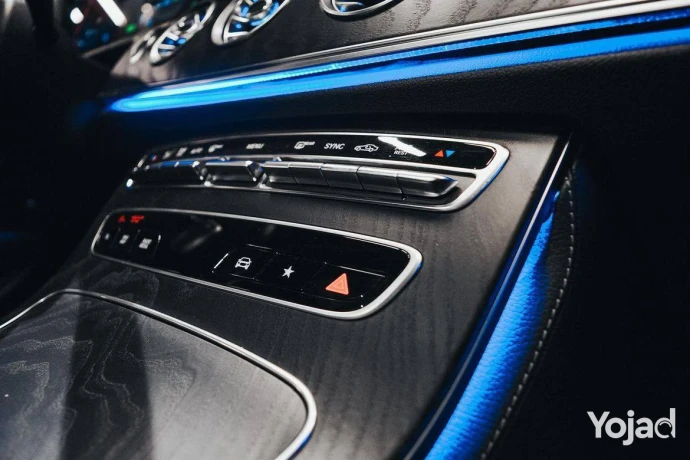 mercedes-e200-coupe-fy-amg-model-2023-big-5