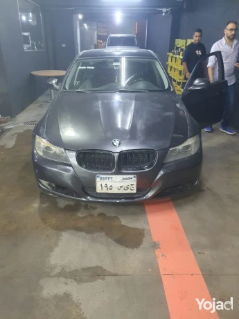 bmw-318i-2012-llbyaa-big-0