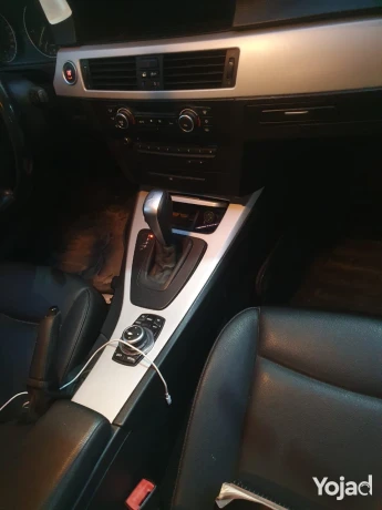 bmw-318i-2012-llbyaa-big-7