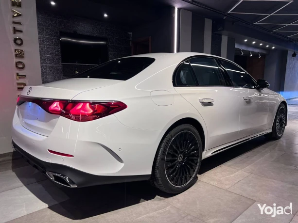 mercedes-benz-e200-model-2024-big-6