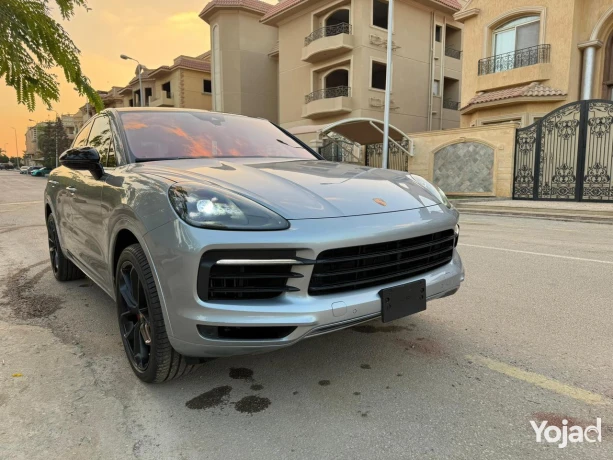 llbyaa-porsche-cayenne-2022-big-0