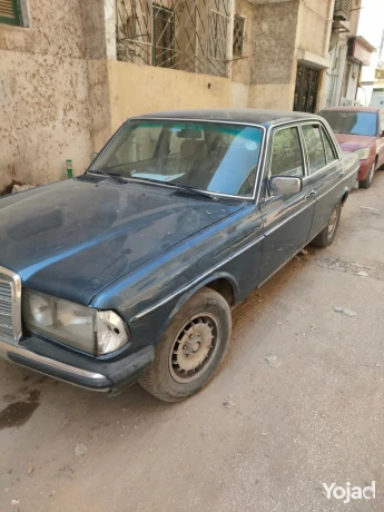 ay-200-1982-big-3