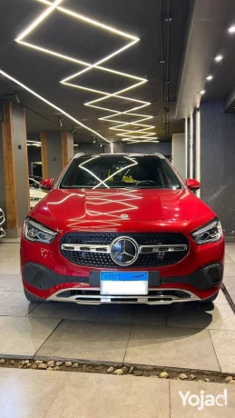 mercedes-benz-gla-200-big-0