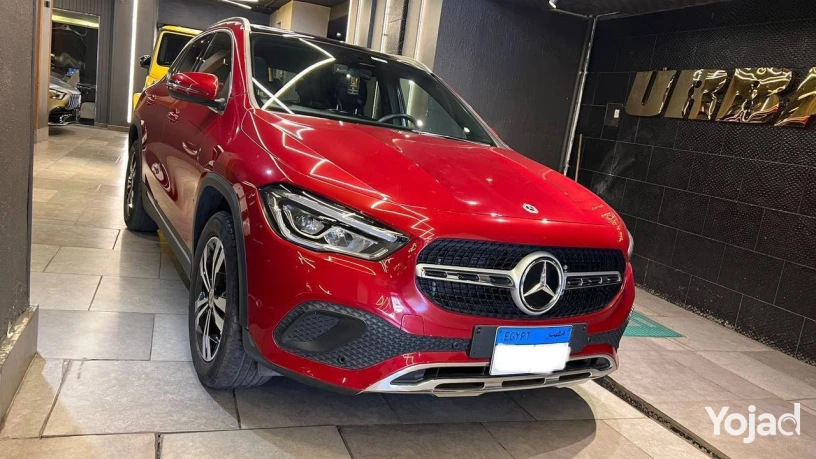 mercedes-benz-gla-200-big-1