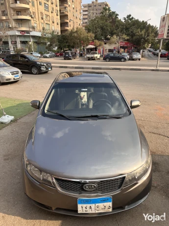 kia-cerato-2011-big-3