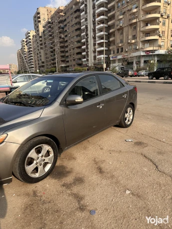 kia-cerato-2011-big-6