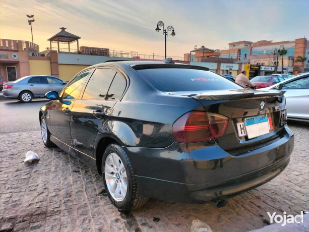 bmw-320i-2008-big-7