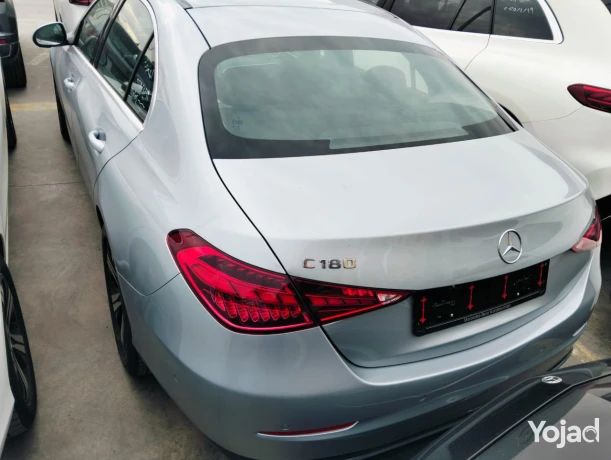 mercedes-c180-model-2024-big-1