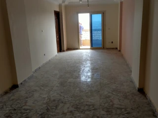 شقه في كمبوند السلاملك المعموره البلد