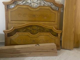 سرير ١٦٠ سم بحاله ممتازه