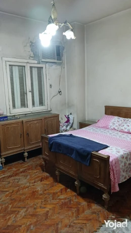 sryr-khshb-zan-180180-maa-almll-big-0