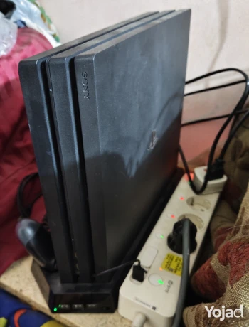 ps4-pro-1tb-with-games-and-box-big-4