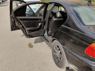 للبيع موديل 2002