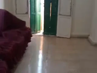 شقه للبيع.