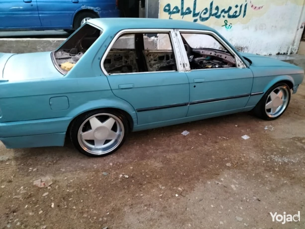 bmw-e30-modified-to-m3-big-7