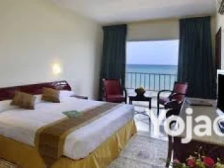 فندق للبيع 4 نجوم في شرم الشيخ ع البحر مباشرة\ 01158750003