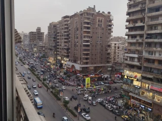 شقة فاخرة متعددة الاستخدامات في قلب عباس العقاد
