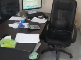 مكتب و كرسي مكتب و دولاب و كنب جلد