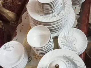 طقم صيني فاخر للبيع 100قطعة