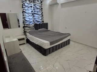 شقه للبيع شارع الامير طلال تاني بلكونه الاحياء بالاجهزه وال