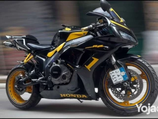 للبيع: موتوسيكل هوندا CbR1000RR موديل 2007. الرخصة سارية حت