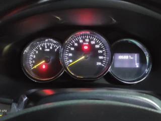 سيارة رينو ٢٠١٥