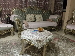 صالون للبيع