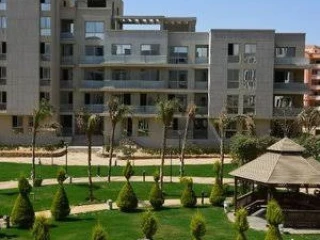 للبيع شقة فاخرة 200م² في كمبوند كريك بارك التوسعات الشمالي