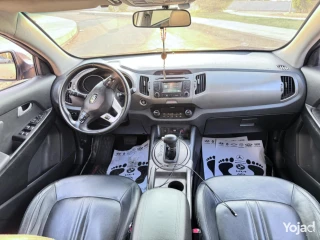 2015 Kia Sportage اعلي فئه سقف بانورما بحاله ممتازه للبيع
