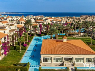 شقة غرفتين وصالة 135 متر + رووف 77 م pool view ب Veranda