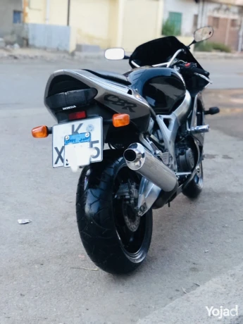 honda-cbr919-big-2
