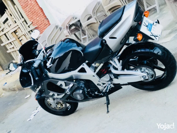 honda-cbr919-big-1