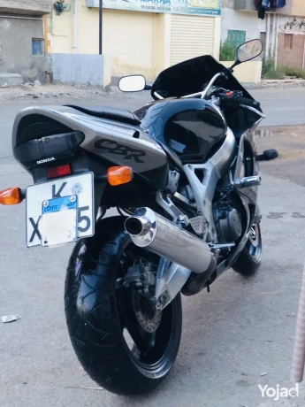 honda-cbr919-big-4