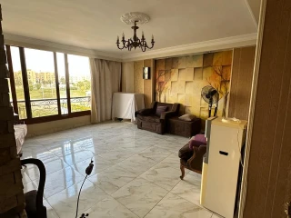شقة فاخرة للبيع بتشطيب سوبر لوكس مساحة " 200 متر " بالبروز