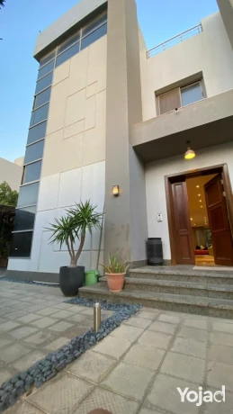 fyla-5-ghrf-dakhl-kmbond-llaygar-alyom-big-12