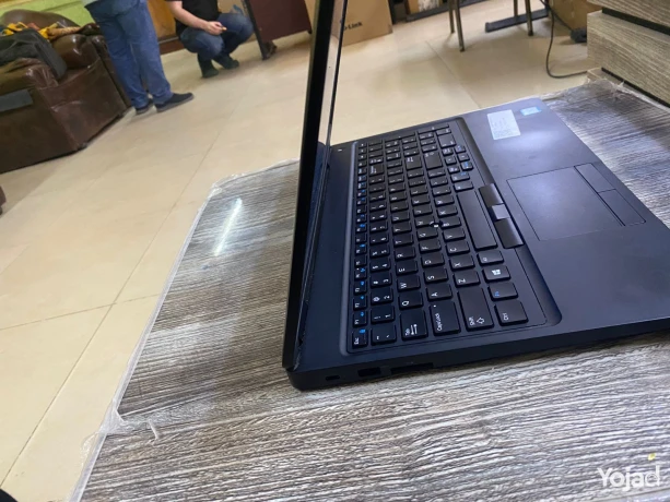 dell-latitude-5590-big-2