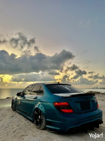 mercedes-benz-w204-c200-big-0