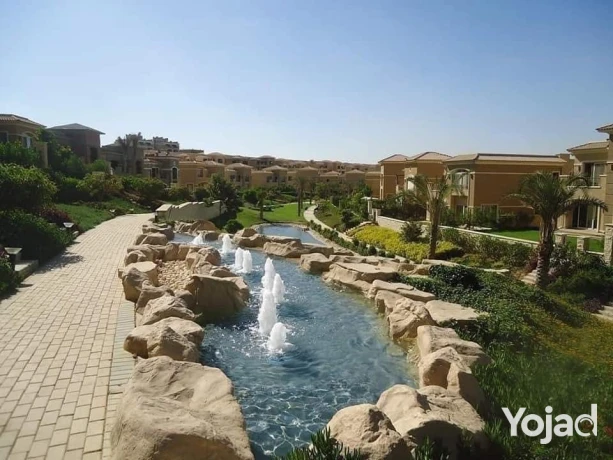 fyla-lktaa-llbyaa-astlam-kryb-fy-kmbond-stone-park-o-baltksyt-big-2